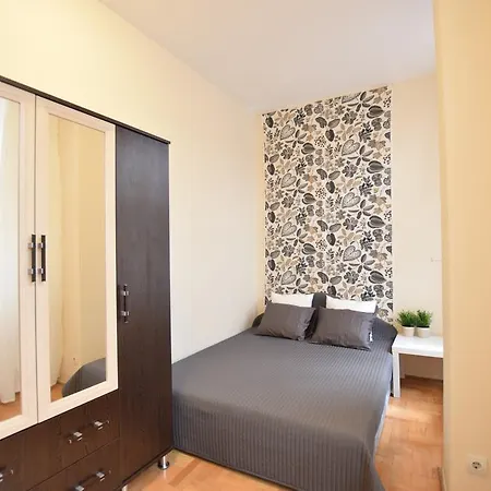 Budget By Hi5 - Feherhajo