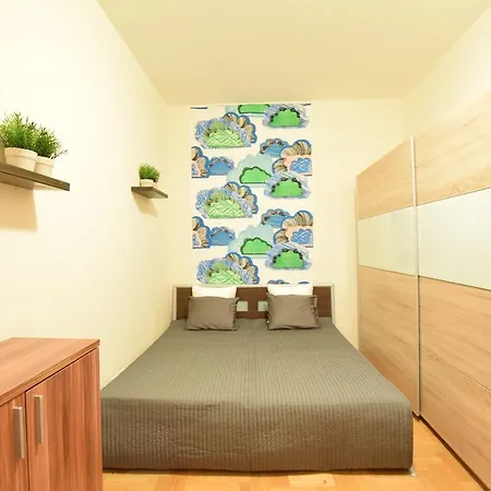 Budget By Hi5 - Feherhajo * Budapest